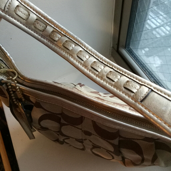 Auth Coach monogram pleated hobo bag - Picture 5 of 7